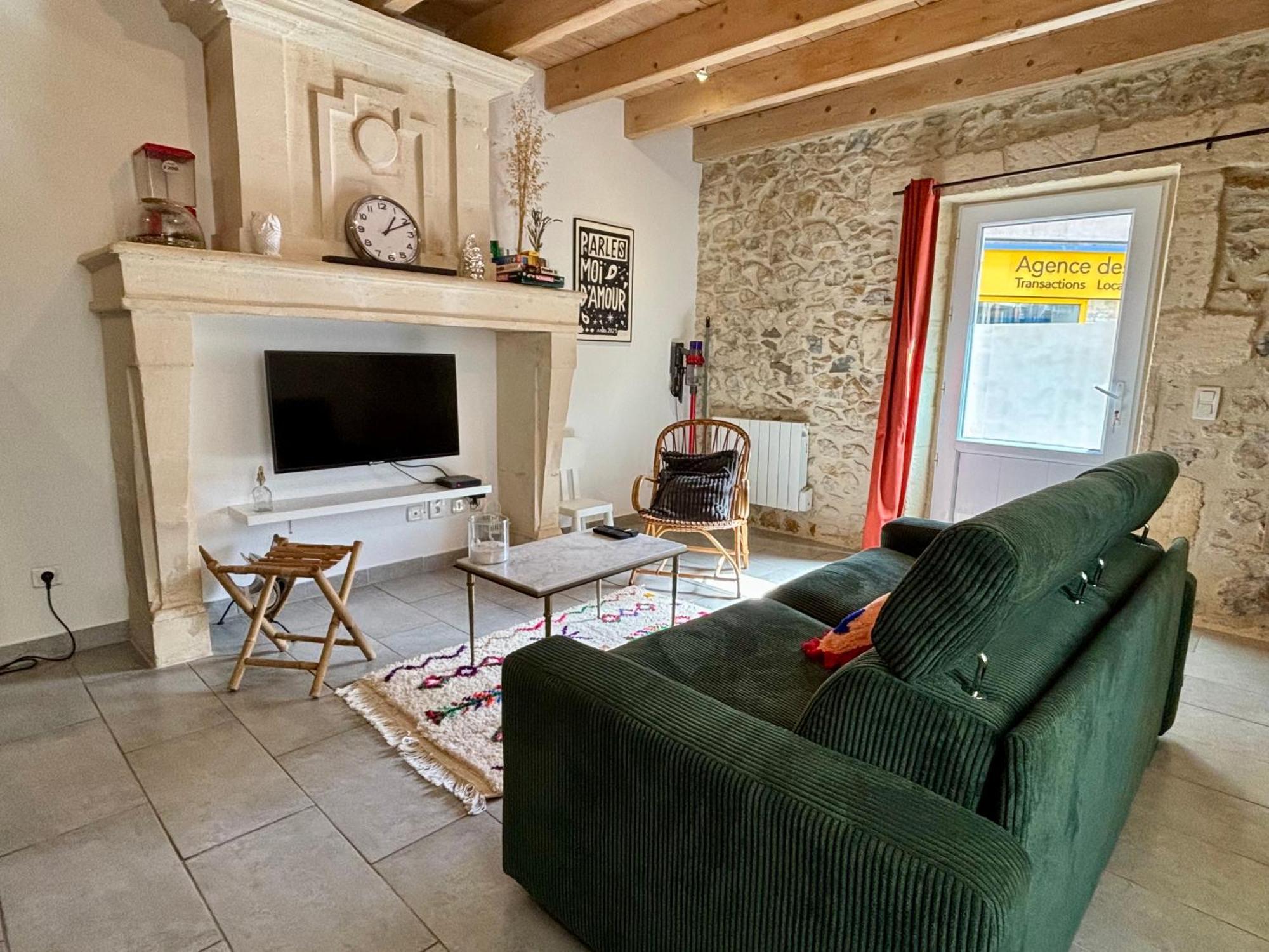 Arles Fait Sa Revolution Villa Eksteriør billede