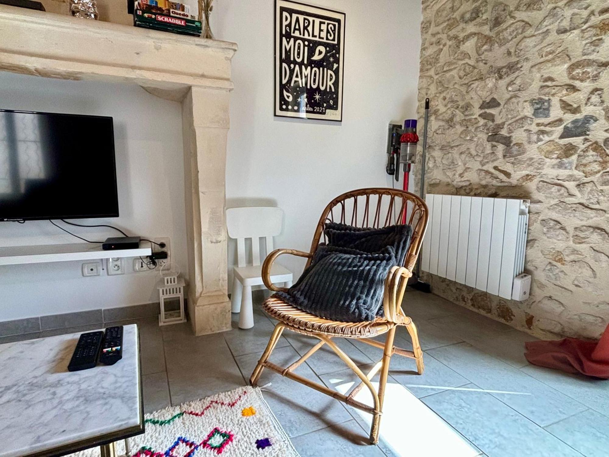 Arles Fait Sa Revolution Villa Eksteriør billede